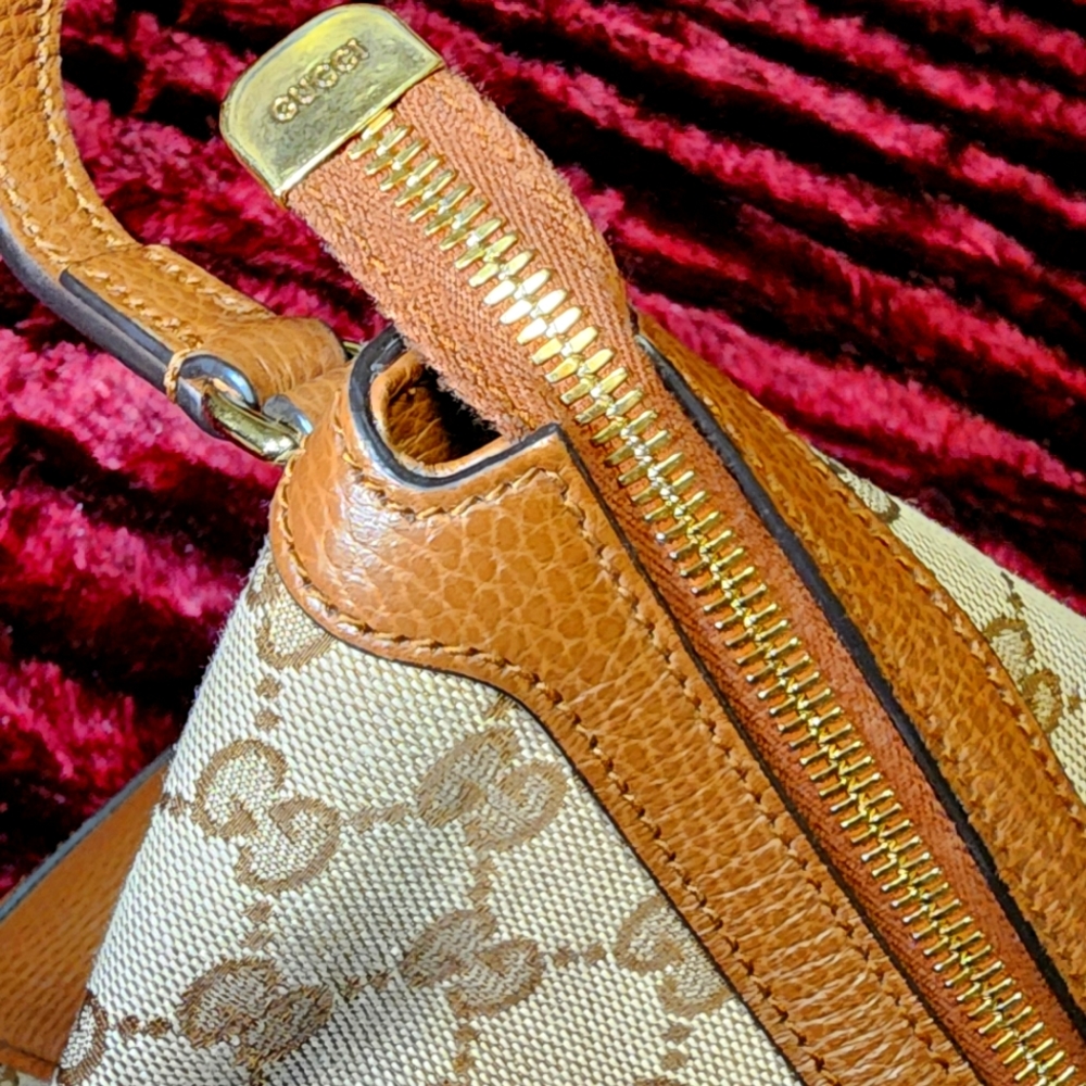 Authentic Gucci Hobo Bag - Picture 7 of 7